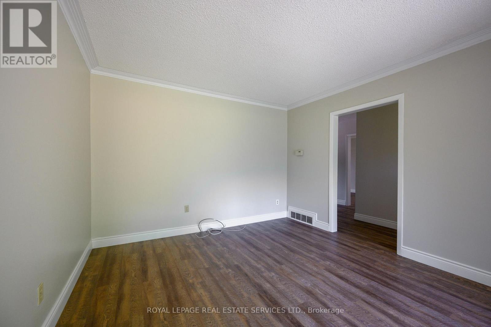 2471 Meadowood Crescent, Oakville, Ontario L6L 1V5 - Photo 12 - W12518580