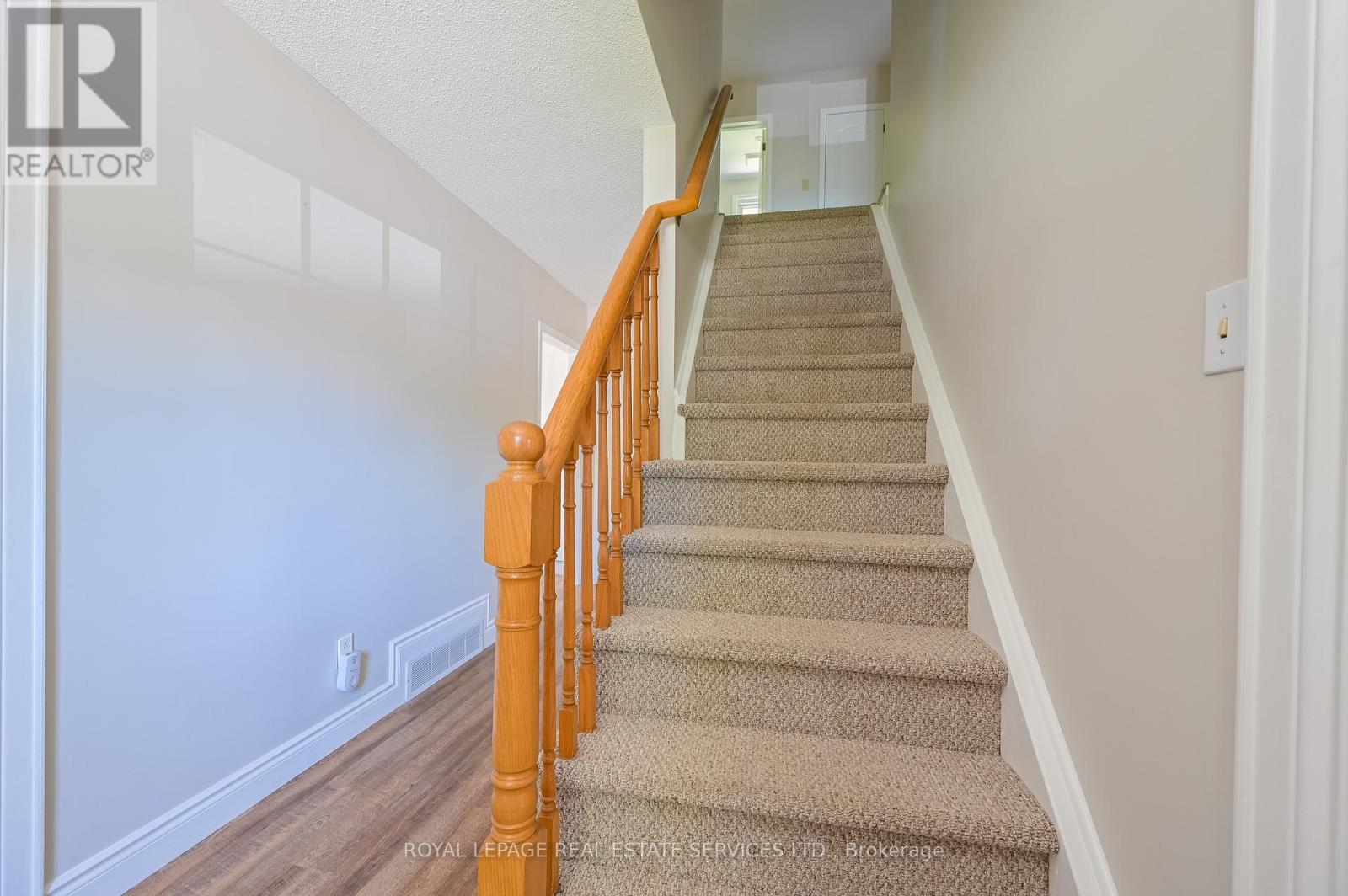 2471 Meadowood Crescent, Oakville, Ontario L6L 1V5 - Photo 14 - W12518580