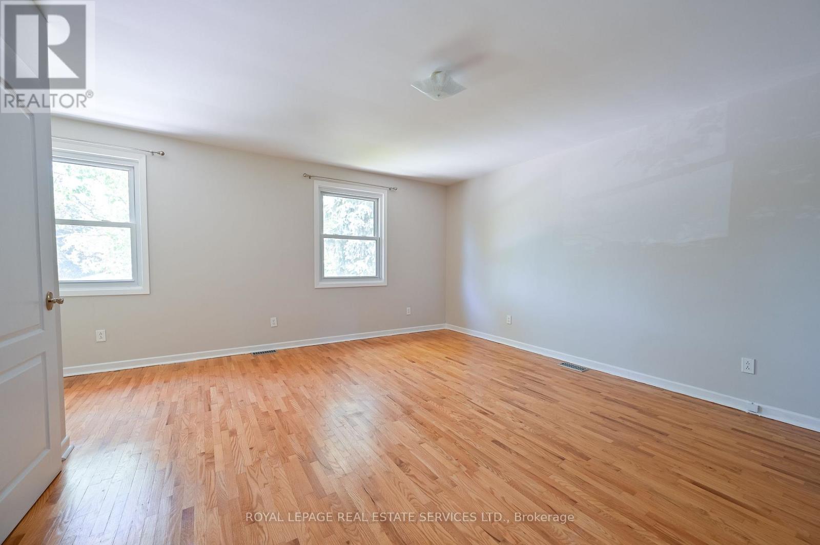 2471 Meadowood Crescent, Oakville, Ontario L6L 1V5 - Photo 15 - W12518580