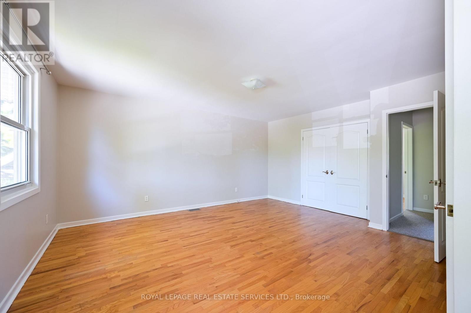 2471 Meadowood Crescent, Oakville, Ontario L6L 1V5 - Photo 17 - W12518580