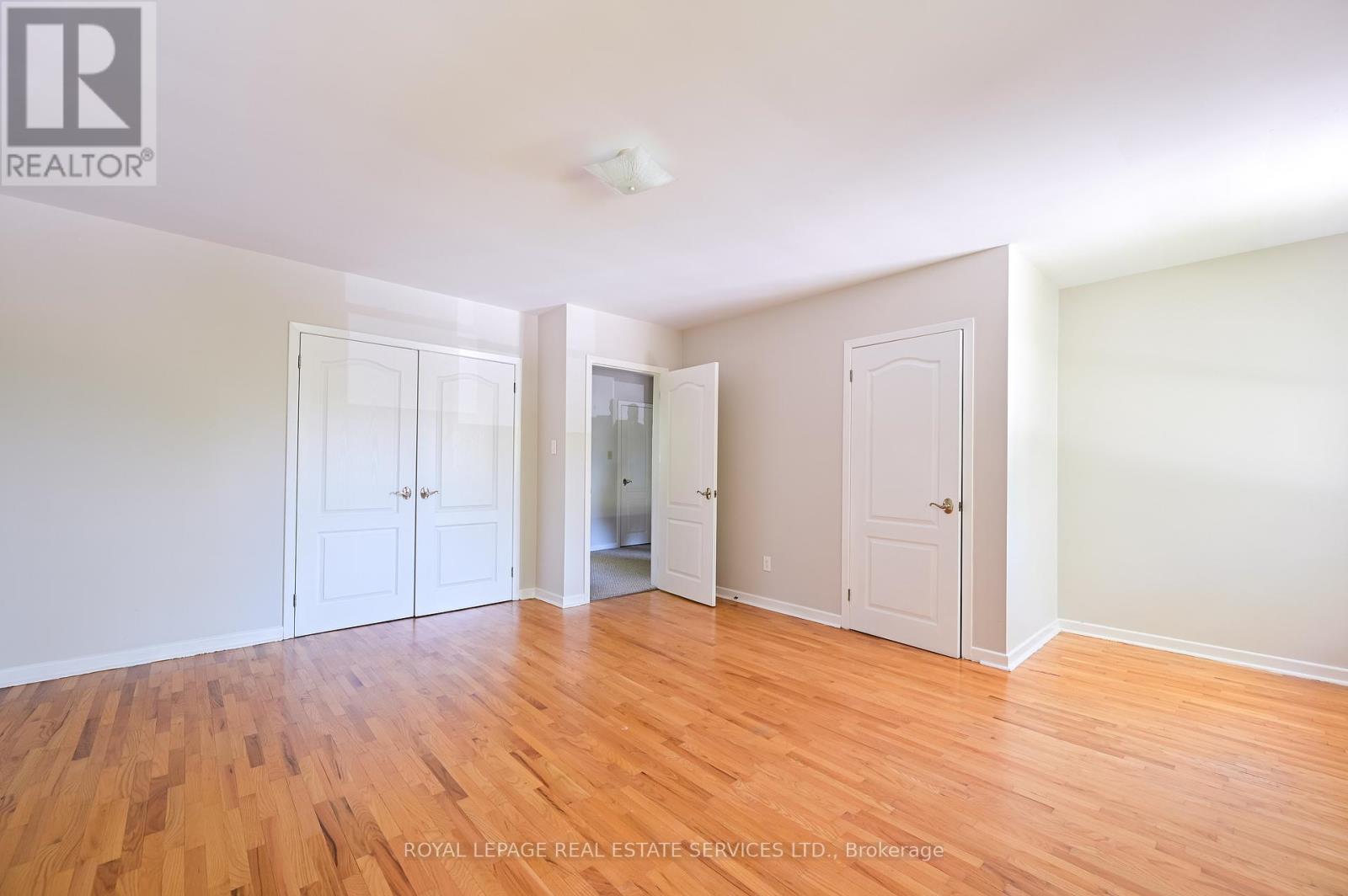 2471 Meadowood Crescent, Oakville, Ontario L6L 1V5 - Photo 18 - W12518580