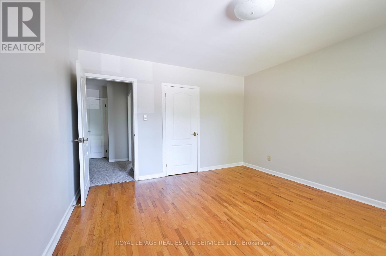 2471 Meadowood Crescent, Oakville, Ontario L6L 1V5 - Photo 24 - W12518580