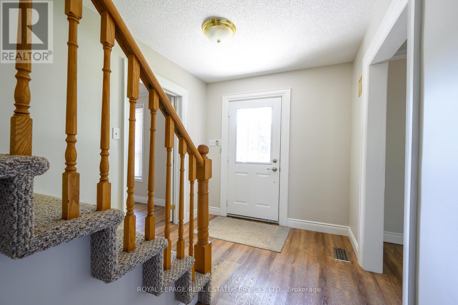 2471 Meadowood Crescent, Oakville, Ontario L6L 1V5 - Photo 3 - W12518580