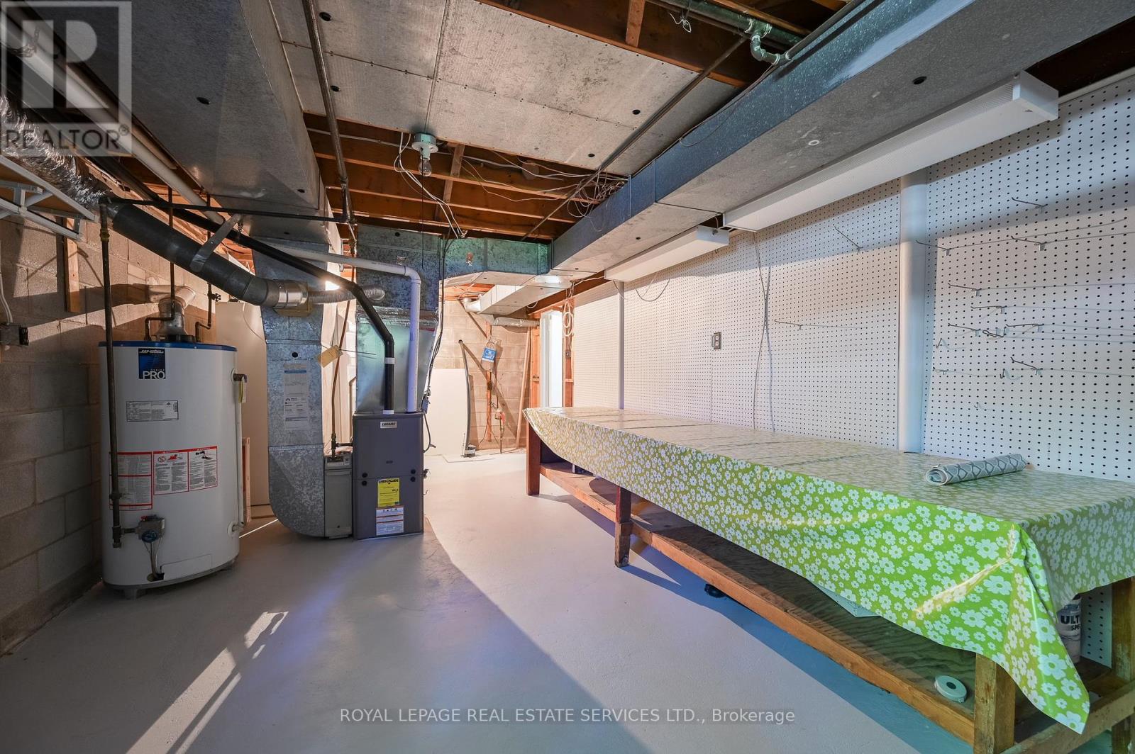 2471 Meadowood Crescent, Oakville, Ontario L6L 1V5 - Photo 31 - W12518580