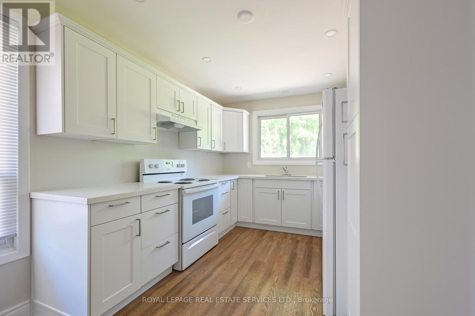 2471 Meadowood Crescent, Oakville, Ontario L6L 1V5 - Photo 7 - W12518580