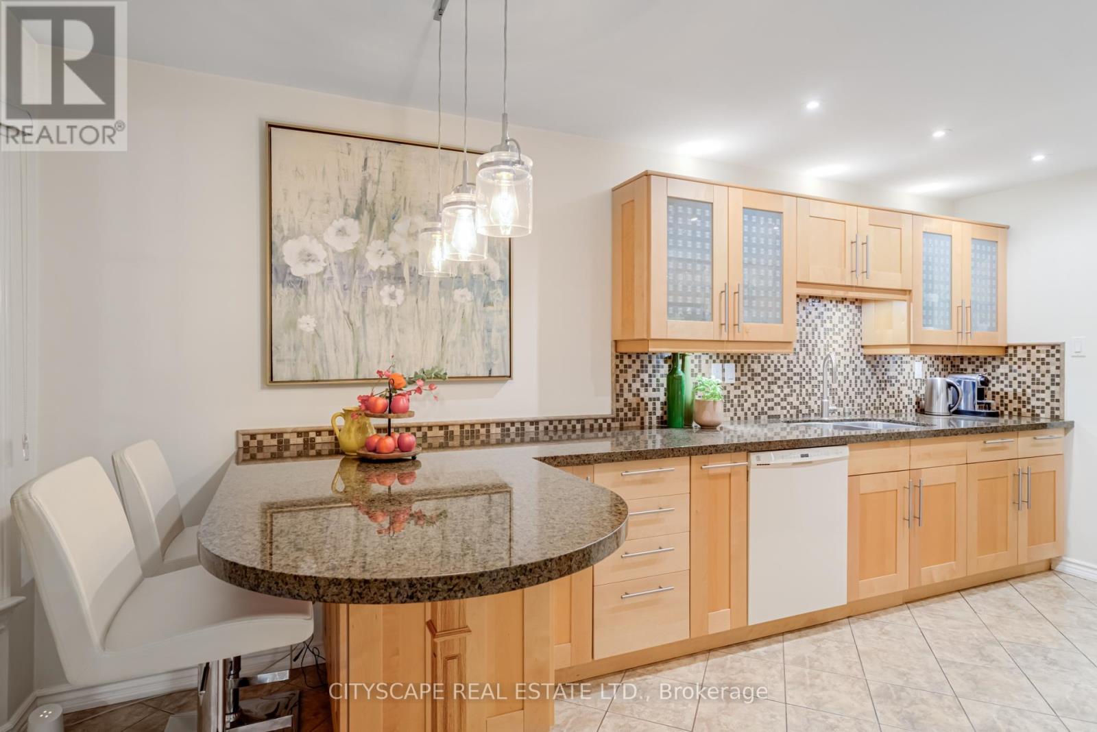 4235 Stonemason Crescent, Mississauga, Ontario  L5L 2Z6 - Photo 13 - W12518598