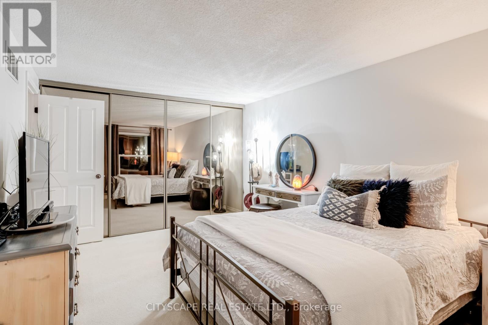 4235 Stonemason Crescent, Mississauga, Ontario  L5L 2Z6 - Photo 22 - W12518598