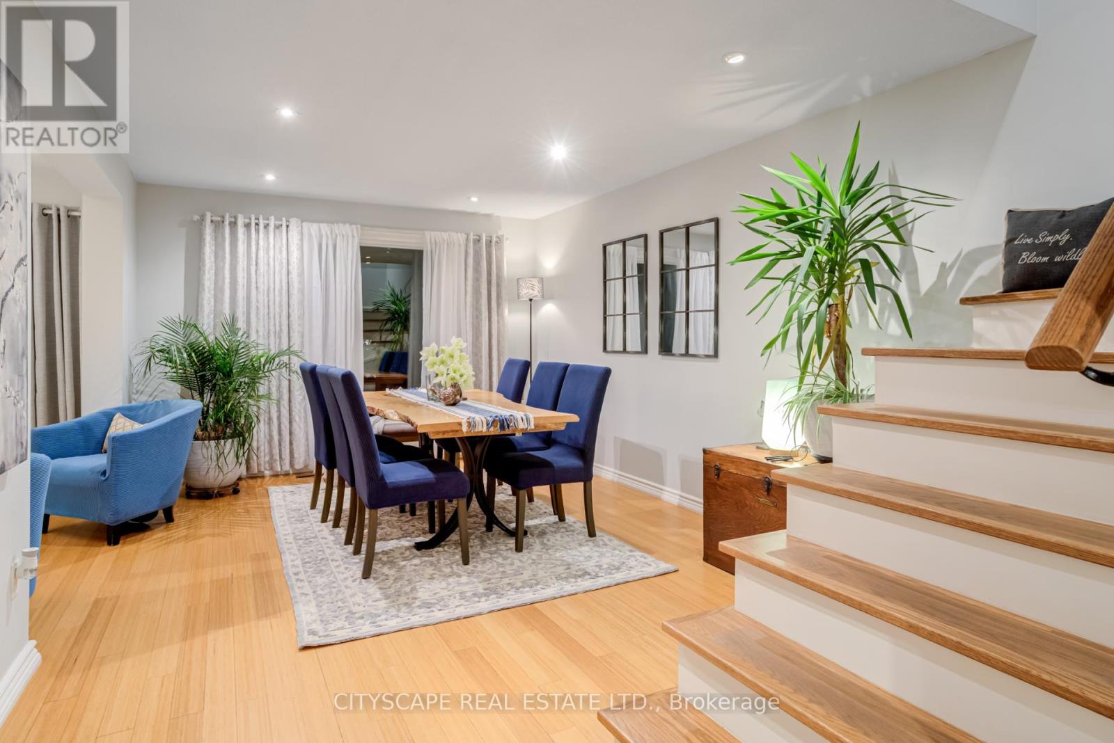 4235 Stonemason Crescent, Mississauga, Ontario  L5L 2Z6 - Photo 4 - W12518598