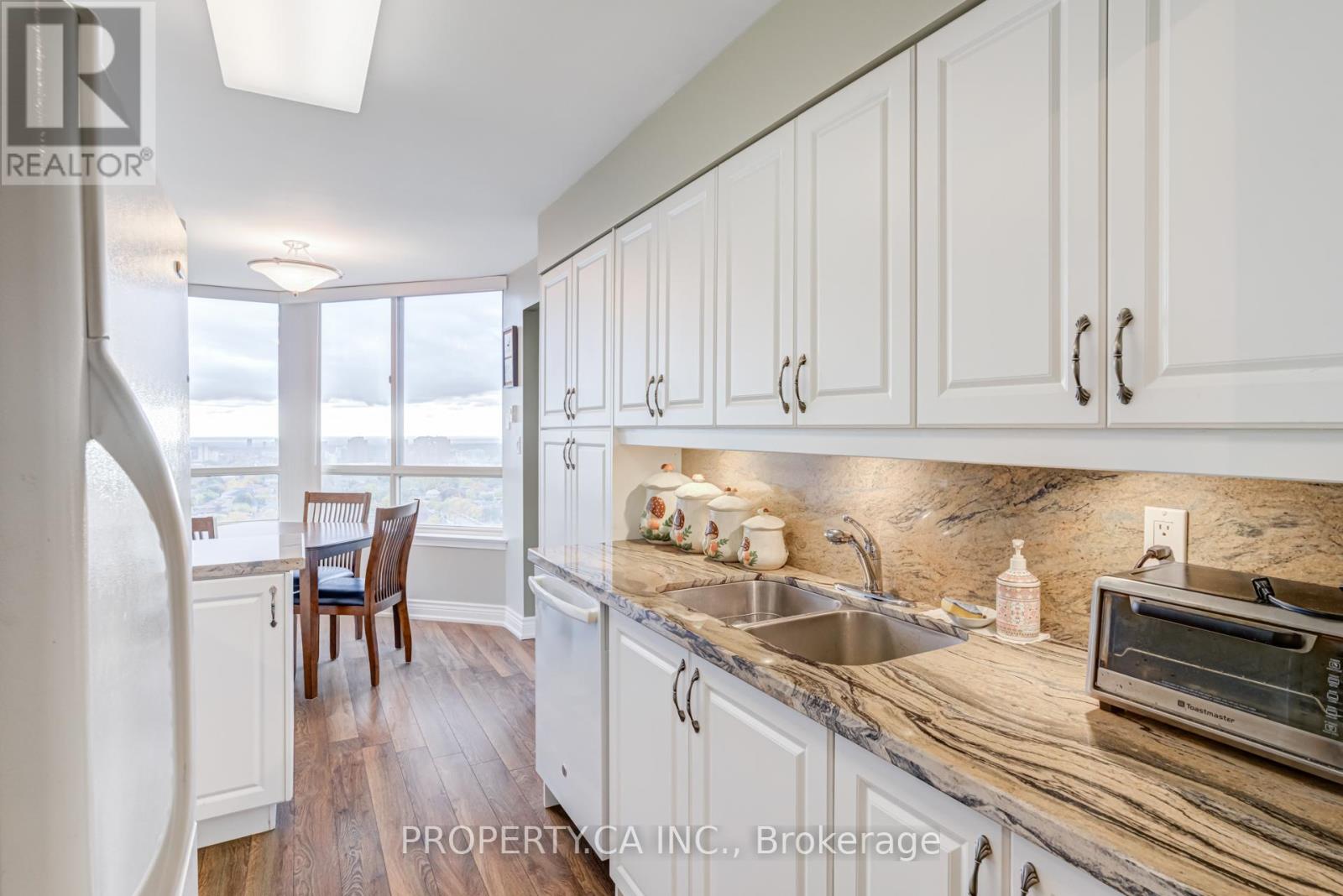 2210 - 3605 Kariya Drive, Mississauga, Ontario  L5B 3J4 - Photo 4 - W12518600