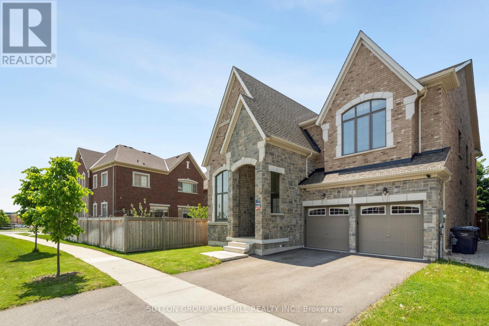 4 Daisy Meadow Crescent, Caledon, Ontario  L7C 4G4 - Photo 3 - W12518608