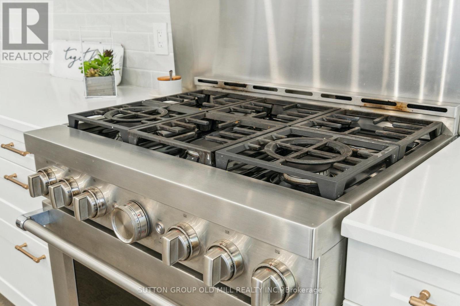 4 Daisy Meadow Crescent, Caledon, Ontario  L7C 4G4 - Photo 9 - W12518608