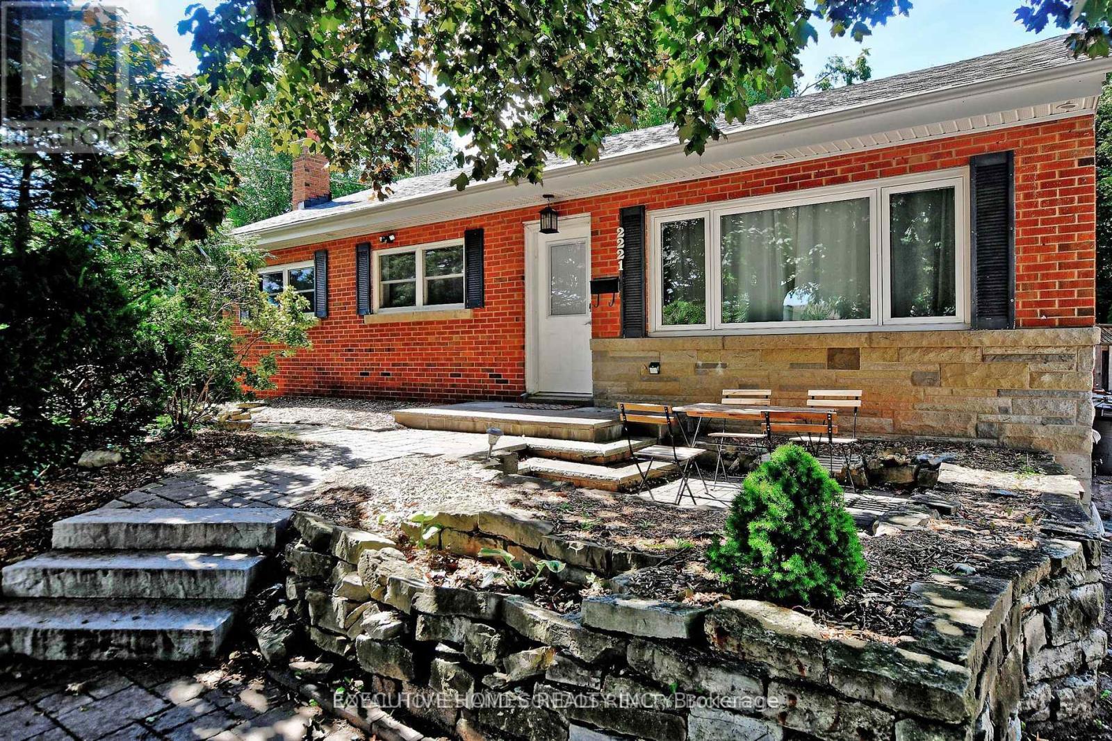 2221 Ghent Avenue, Burlington, Ontario  L7R 1Y6 - Photo 14 - W12518640