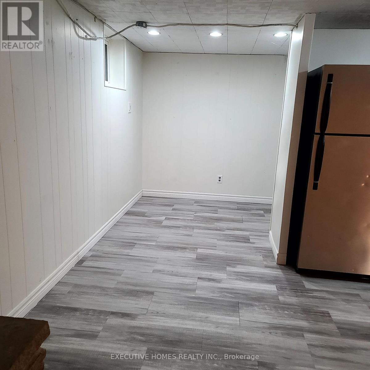 2221 Ghent Avenue, Burlington, Ontario  L7R 1Y6 - Photo 7 - W12518640