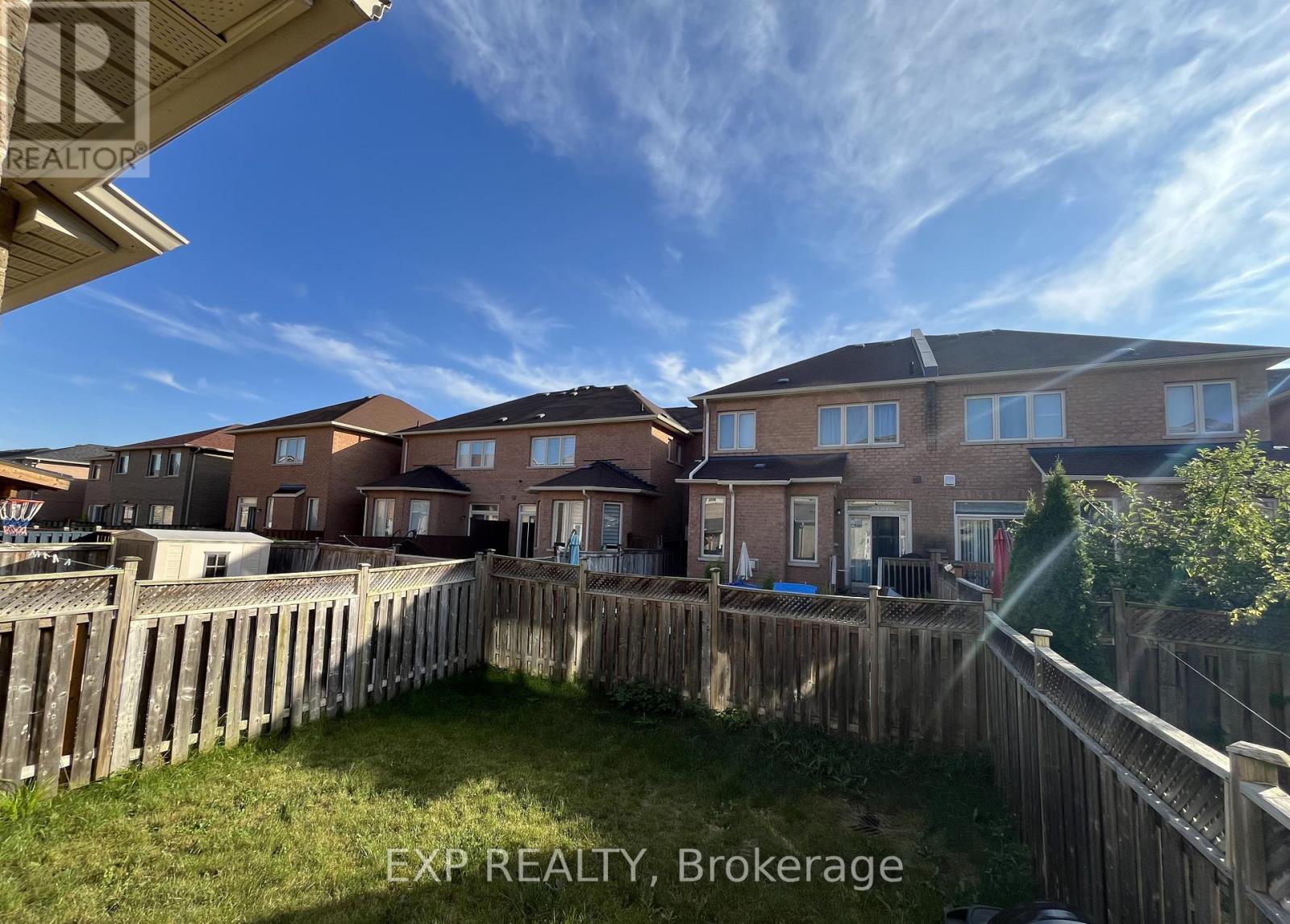 36 Frostbite Lane, Brampton, Ontario L6R 3L8 - Photo 16 - W12518674
