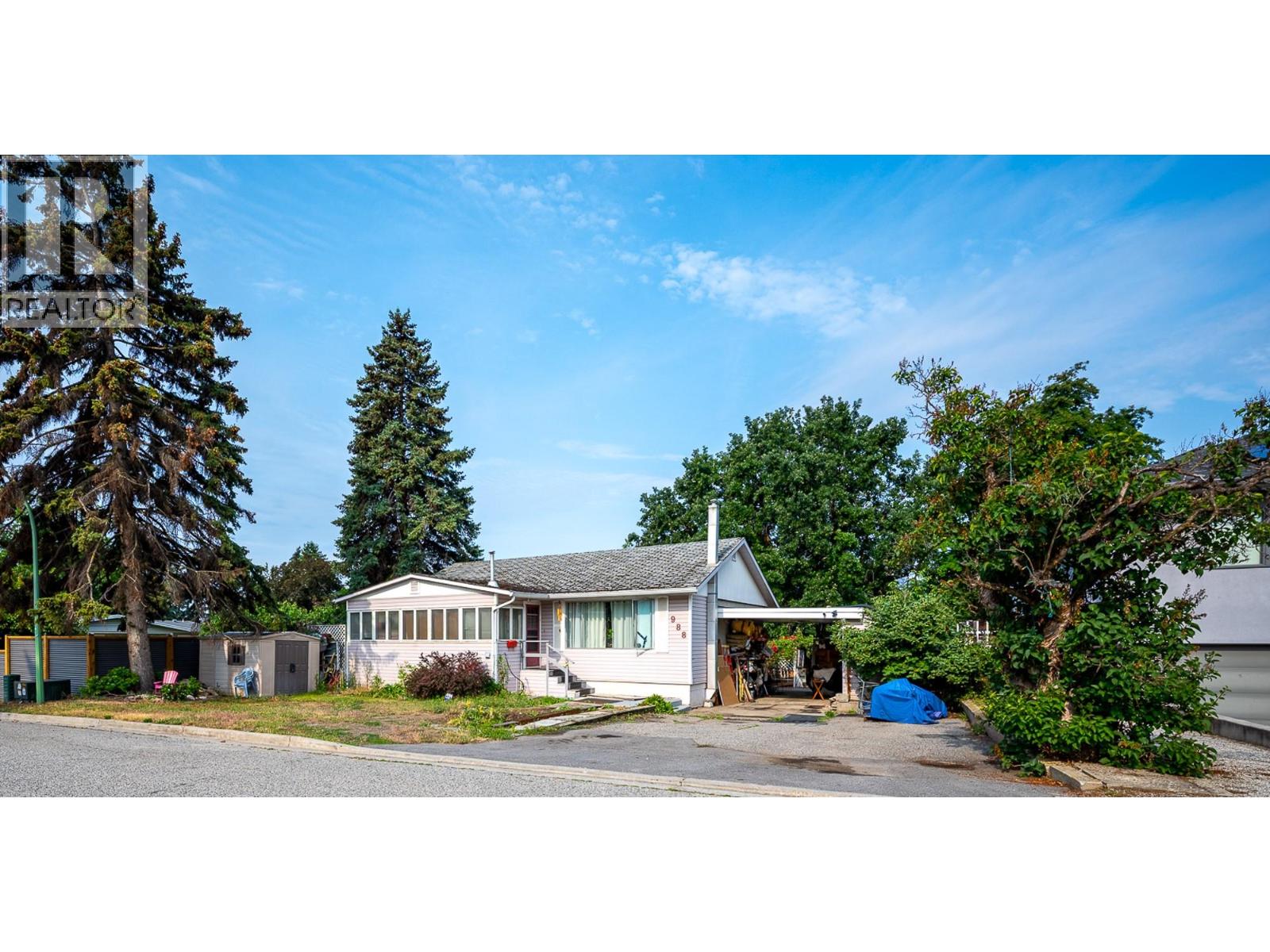 988 Glengarry Street, Kelowna, British Columbia V1Y 4C8 - Photo 2 - 10354577