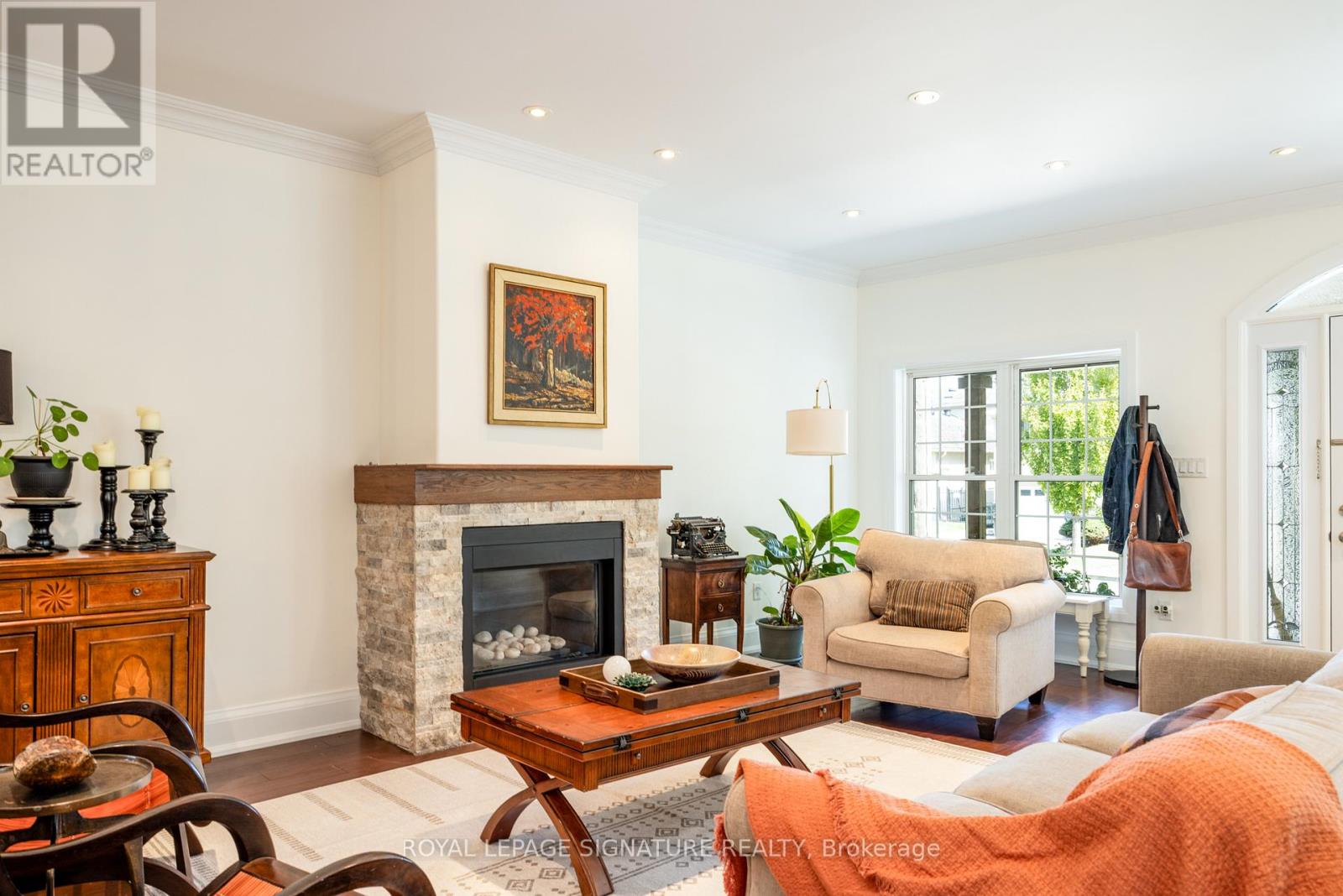 116 Milton Street, Toronto, Ontario  M8Y 2Y3 - Photo 6 - W12517698