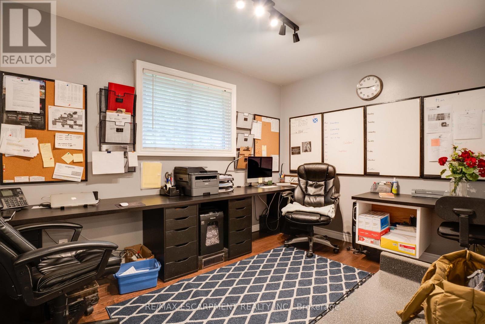 4 Adelaide Avenue, Brantford, Ontario N3S 7H3 - Photo 13 - X12477679