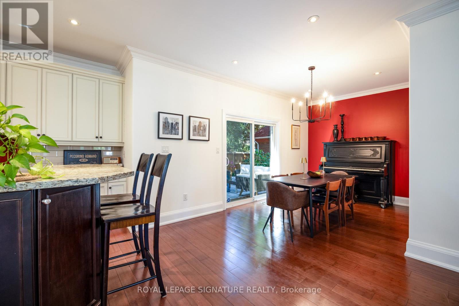 116 Milton Street, Toronto, Ontario  M8Y 2Y3 - Photo 9 - W12517698