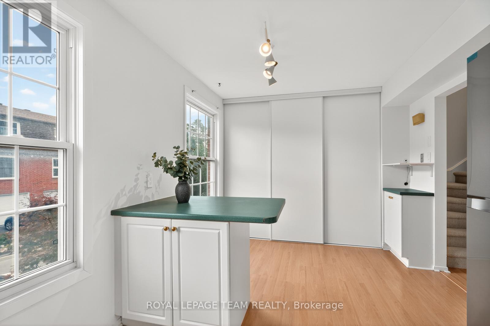 9 Moorside Private, Ottawa, Ontario K2C 3P4 - Photo 17 - X12518734