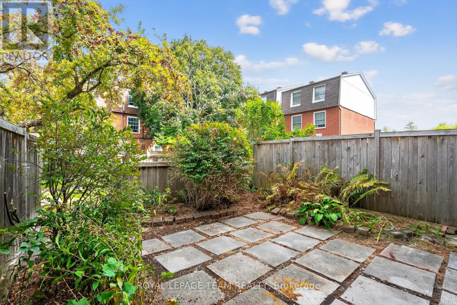 9 Moorside Private, Ottawa, Ontario K2C 3P4 - Photo 32 - X12518734