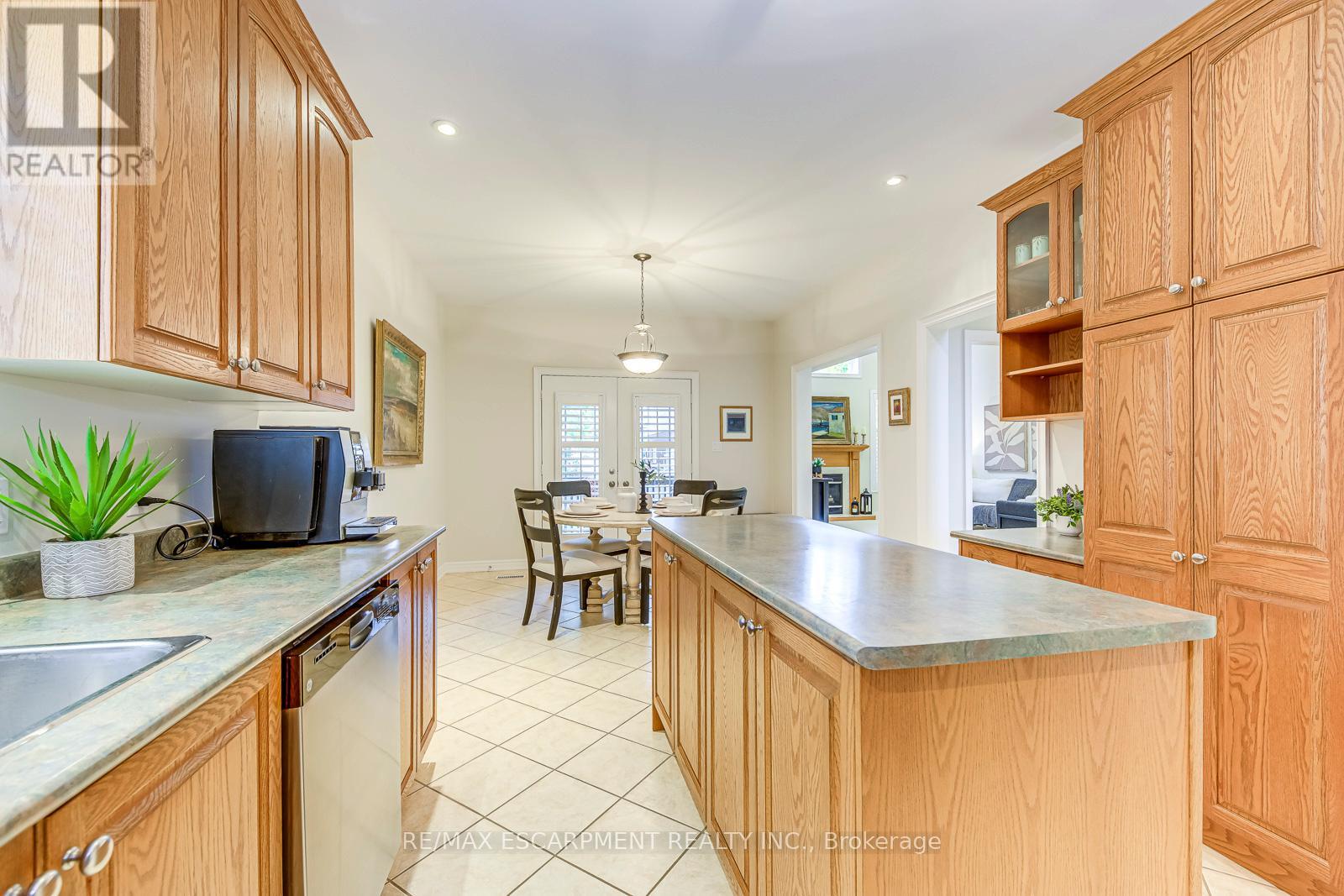 42 Creanona Boulevard, Hamilton, Ontario  L8E 5T2 - Photo 13 - X12518458