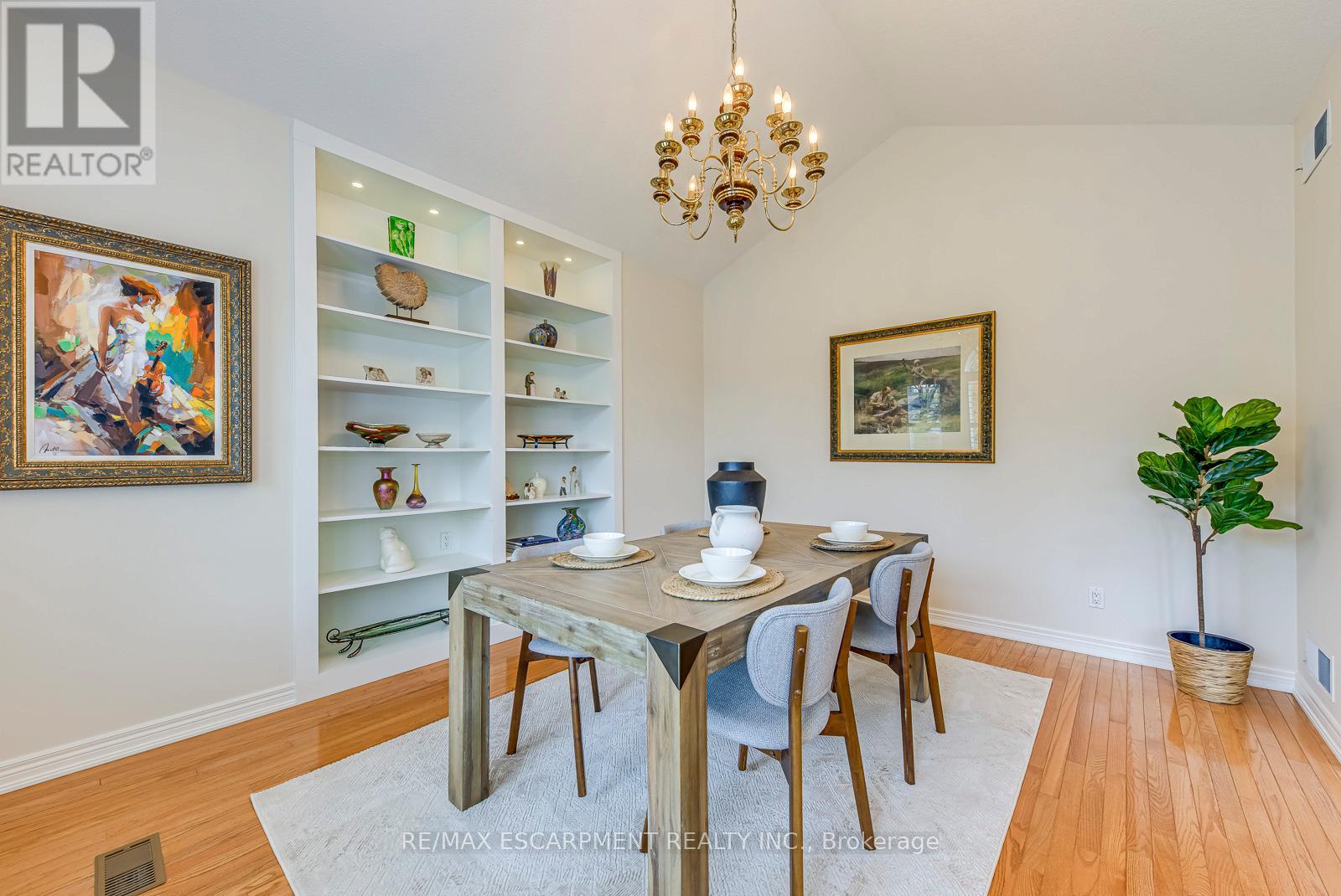 42 Creanona Boulevard, Hamilton, Ontario  L8E 5T2 - Photo 7 - X12518458