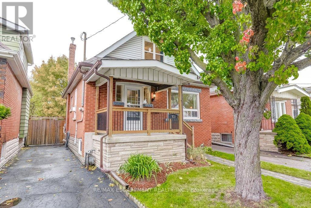 93 Barons Avenue N, Hamilton, Ontario  L8H 5A5 - Photo 2 - X12518470