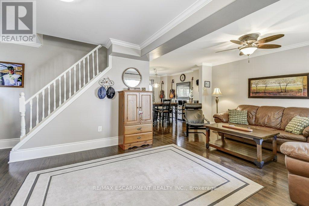 93 Barons Avenue N, Hamilton, Ontario  L8H 5A5 - Photo 4 - X12518470