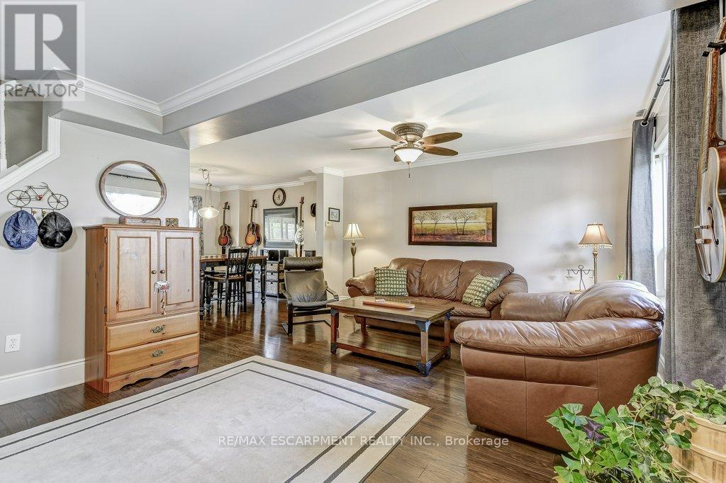 93 Barons Avenue N, Hamilton, Ontario  L8H 5A5 - Photo 6 - X12518470