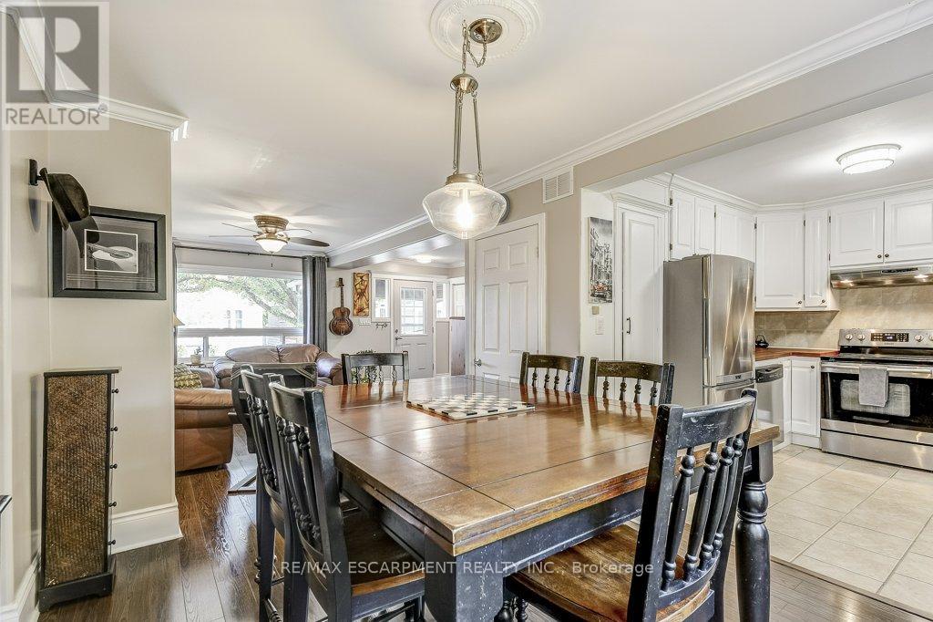 93 Barons Avenue N, Hamilton, Ontario  L8H 5A5 - Photo 9 - X12518470