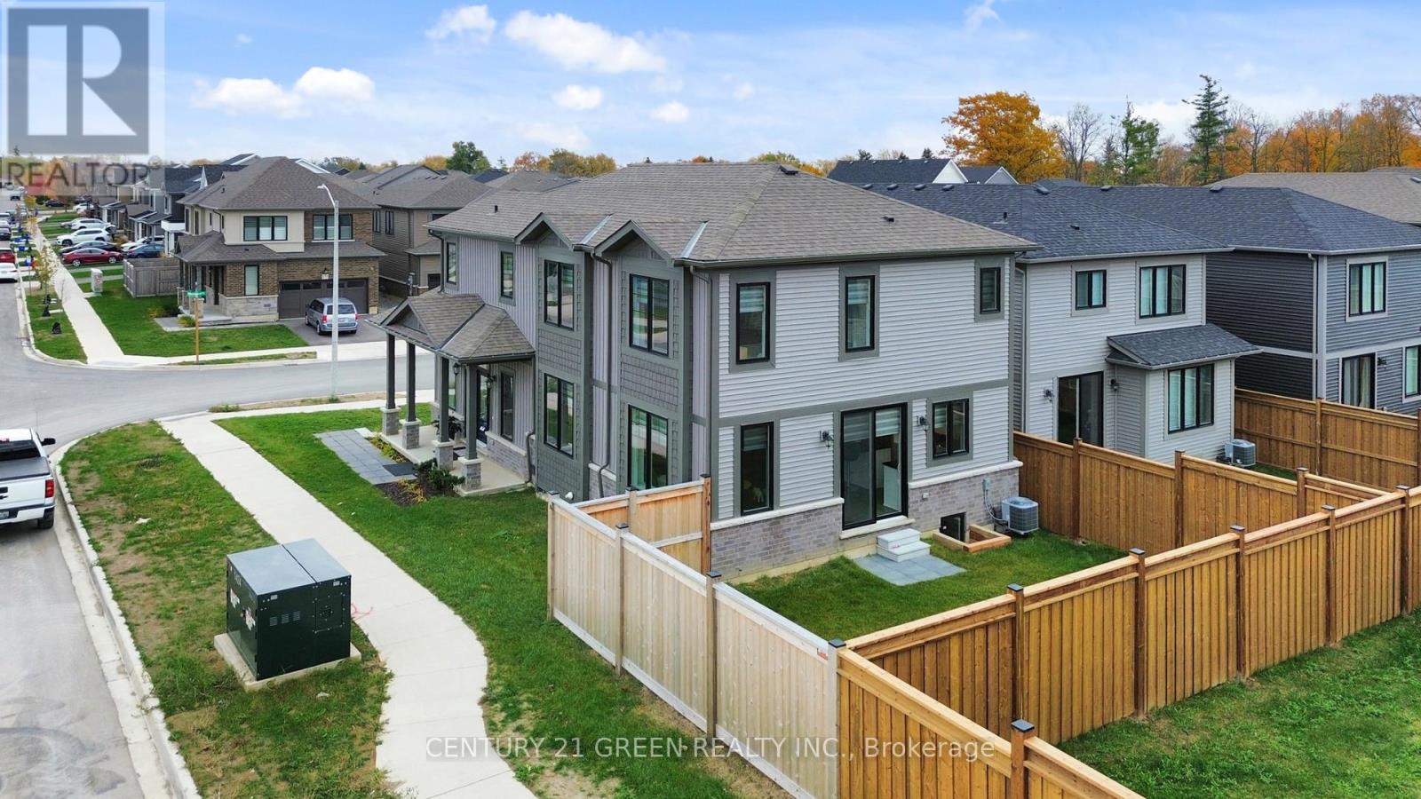 175 Blackbird Way, Hamilton, Ontario  L0R 1W0 - Photo 4 - X12518554