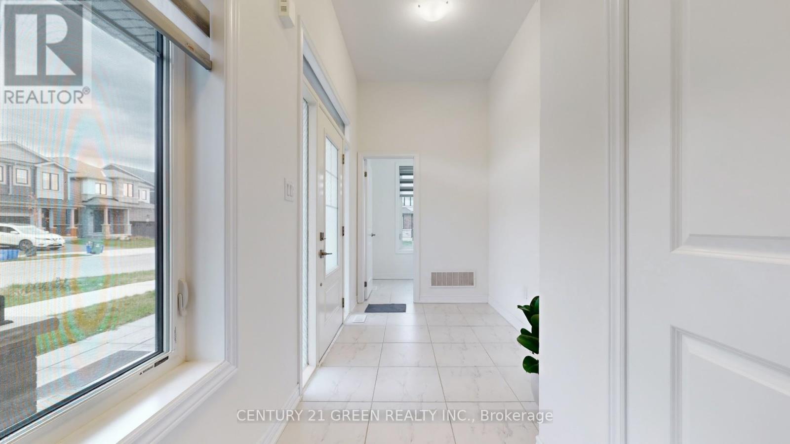 175 Blackbird Way, Hamilton, Ontario  L0R 1W0 - Photo 7 - X12518554