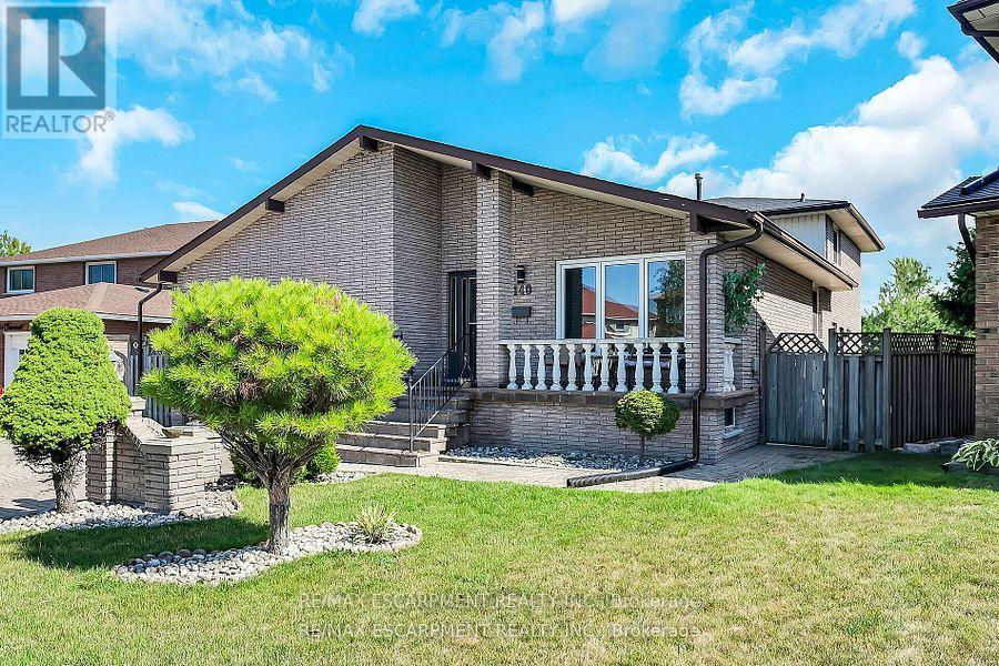 140 Solomon Crescent, Hamilton, Ontario  L8W 2G7 - Photo 2 - X12518576