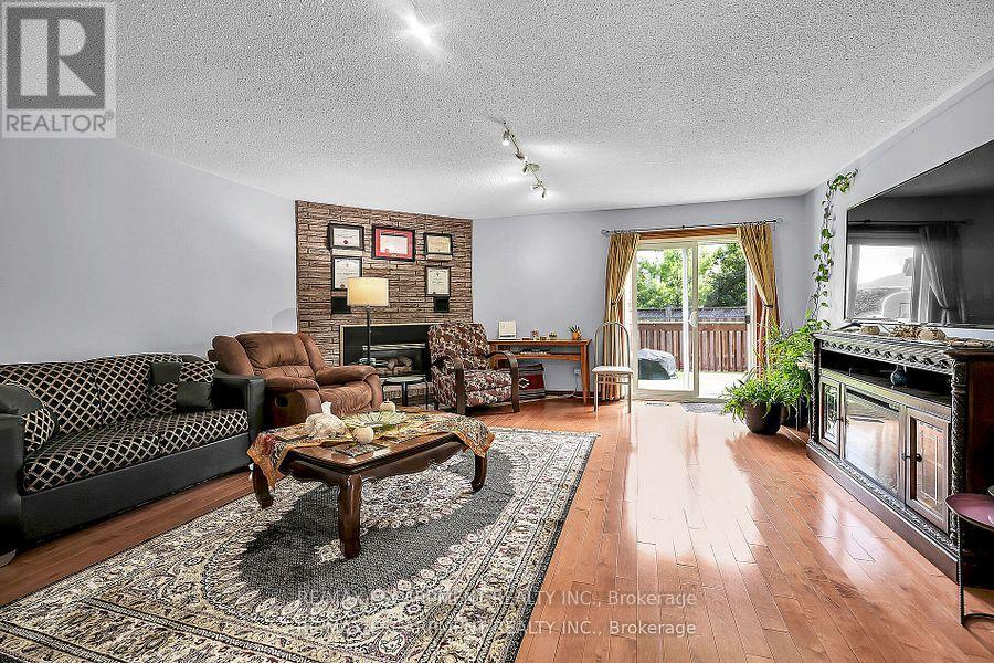 140 Solomon Crescent, Hamilton, Ontario  L8W 2G7 - Photo 25 - X12518576