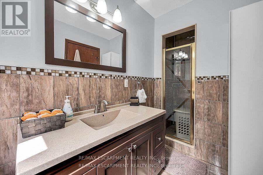 140 Solomon Crescent, Hamilton, Ontario  L8W 2G7 - Photo 33 - X12518576