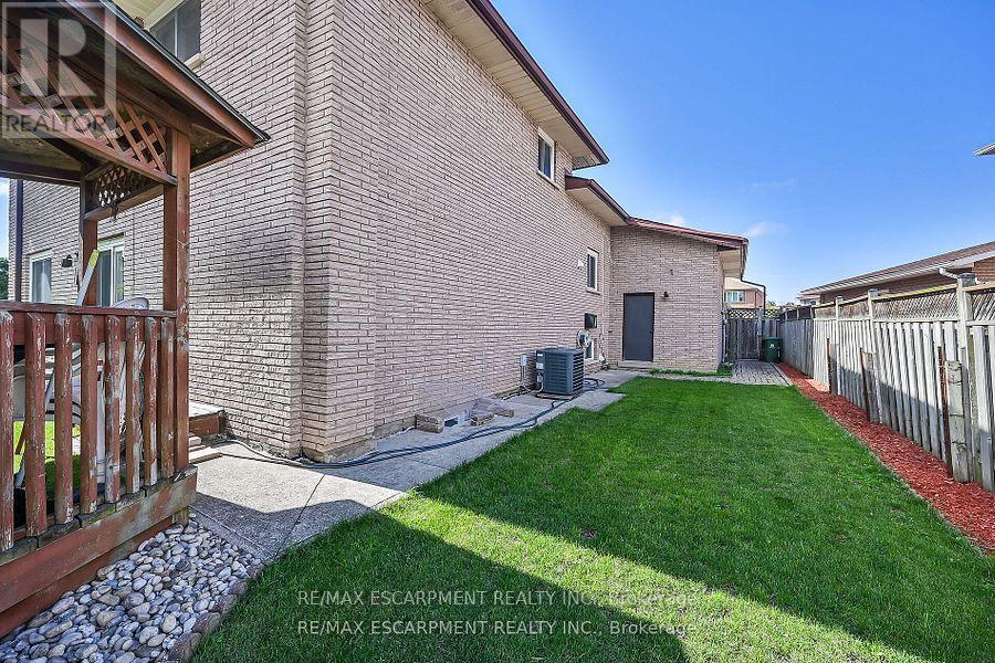 140 Solomon Crescent, Hamilton, Ontario  L8W 2G7 - Photo 45 - X12518576