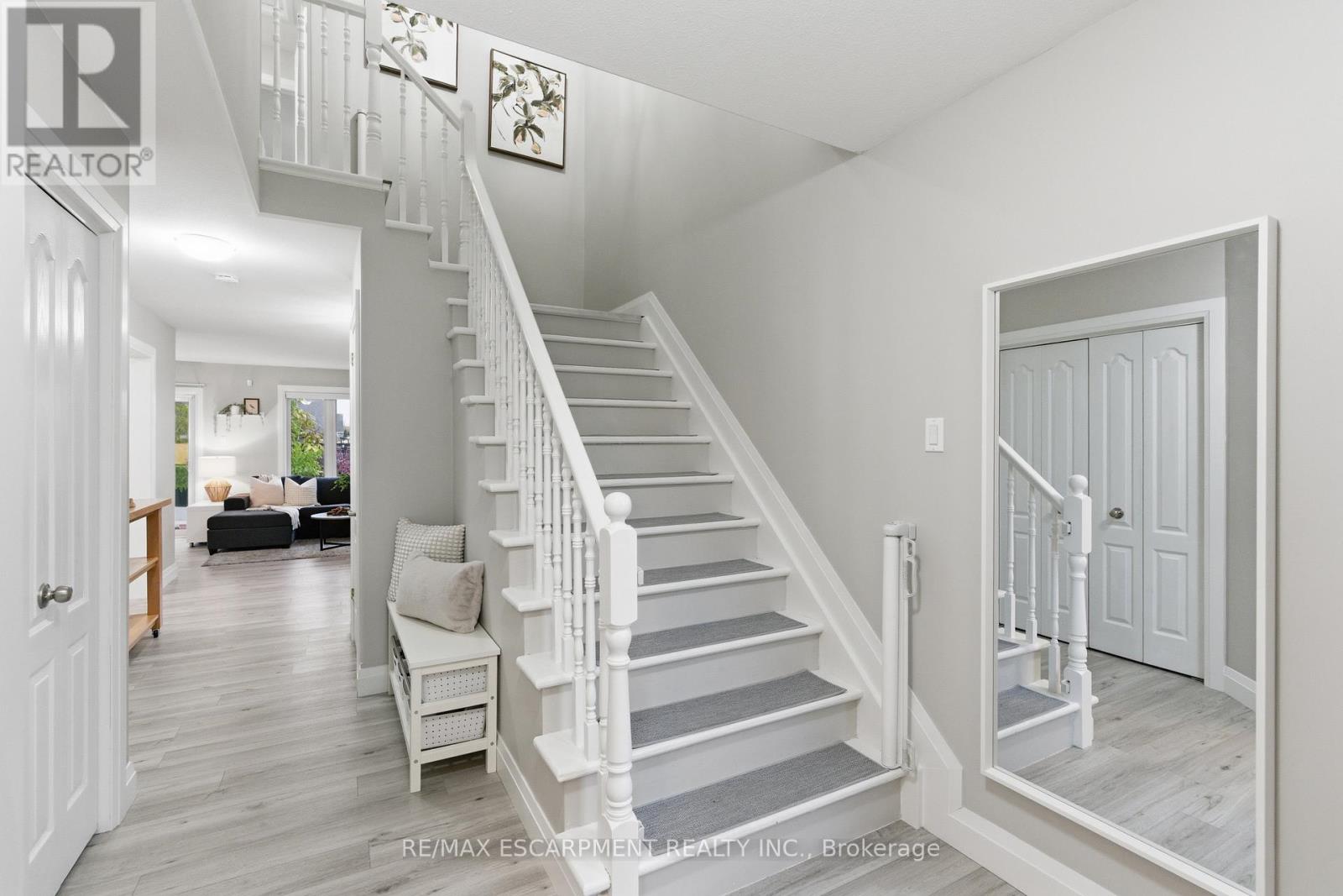 4399 Christopher Court, Lincoln, Ontario  L0R 1B5 - Photo 6 - X12518594