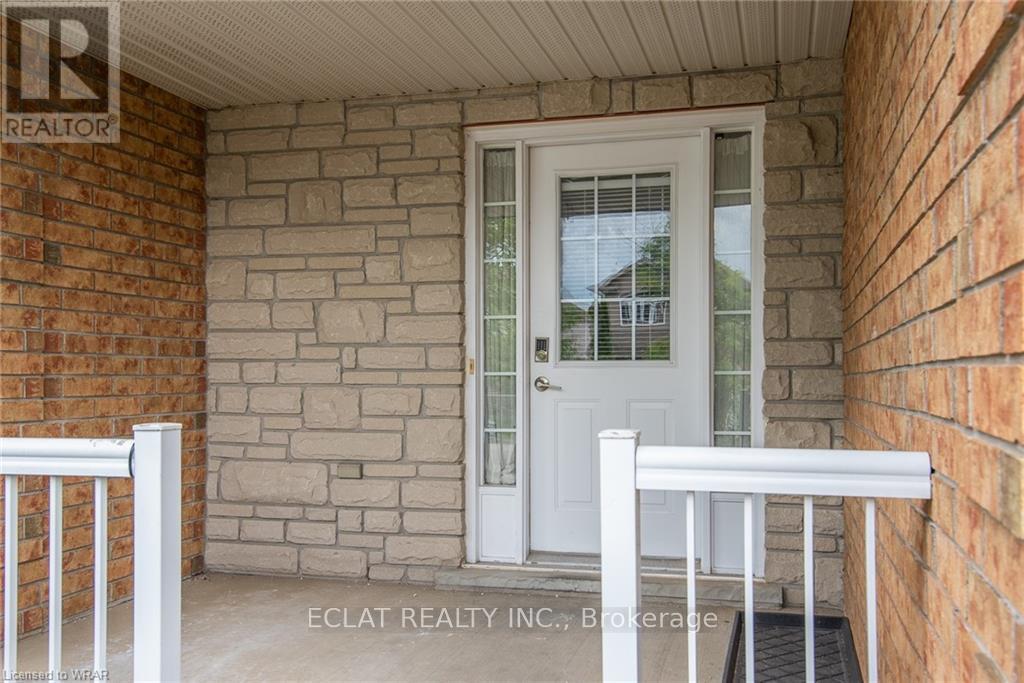 776 Paris Boulevard, Waterloo, Ontario N2T 2Y1 - Photo 2 - X12518630