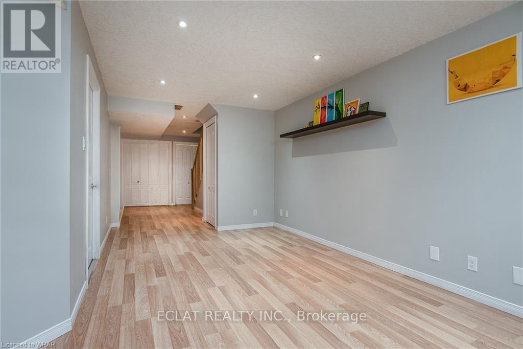 776 Paris Boulevard, Waterloo, Ontario N2T 2Y1 - Photo 25 - X12518630