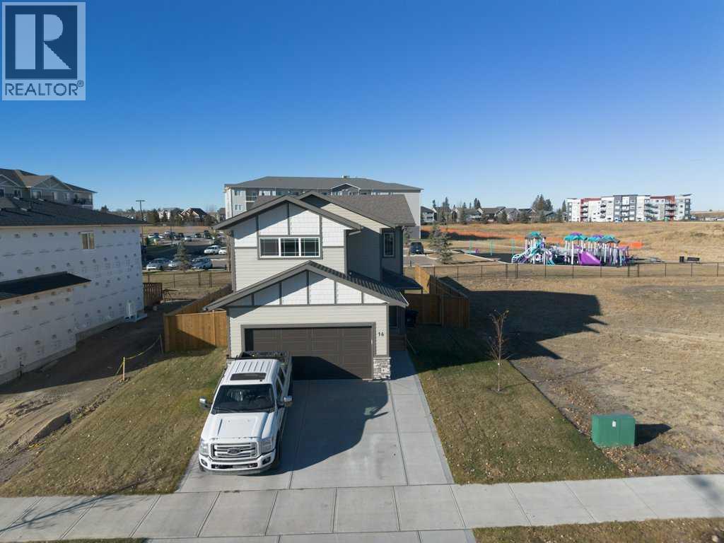 16 Trinity Street, Lacombe, Alberta  T4L 0L1 - Photo 2 - A2269115