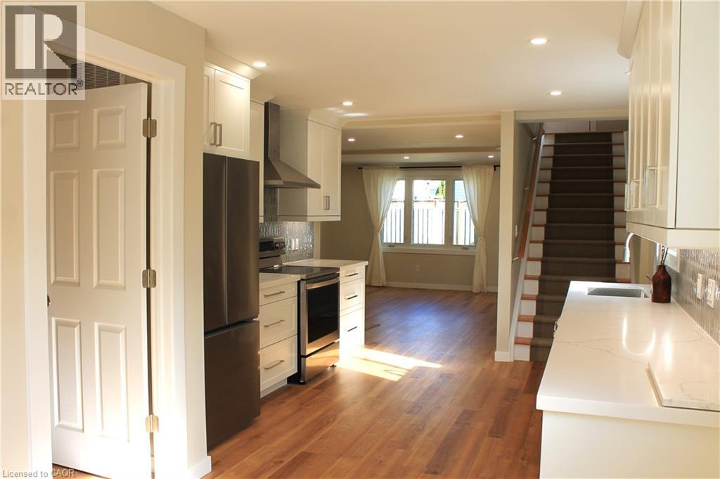 4 John Avenue, Paris, Ontario N3L 2S9 - Photo 10 - 40785748