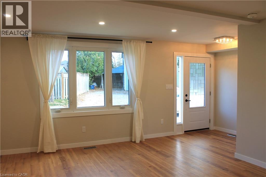 4 John Avenue, Paris, Ontario N3L 2S9 - Photo 3 - 40785748