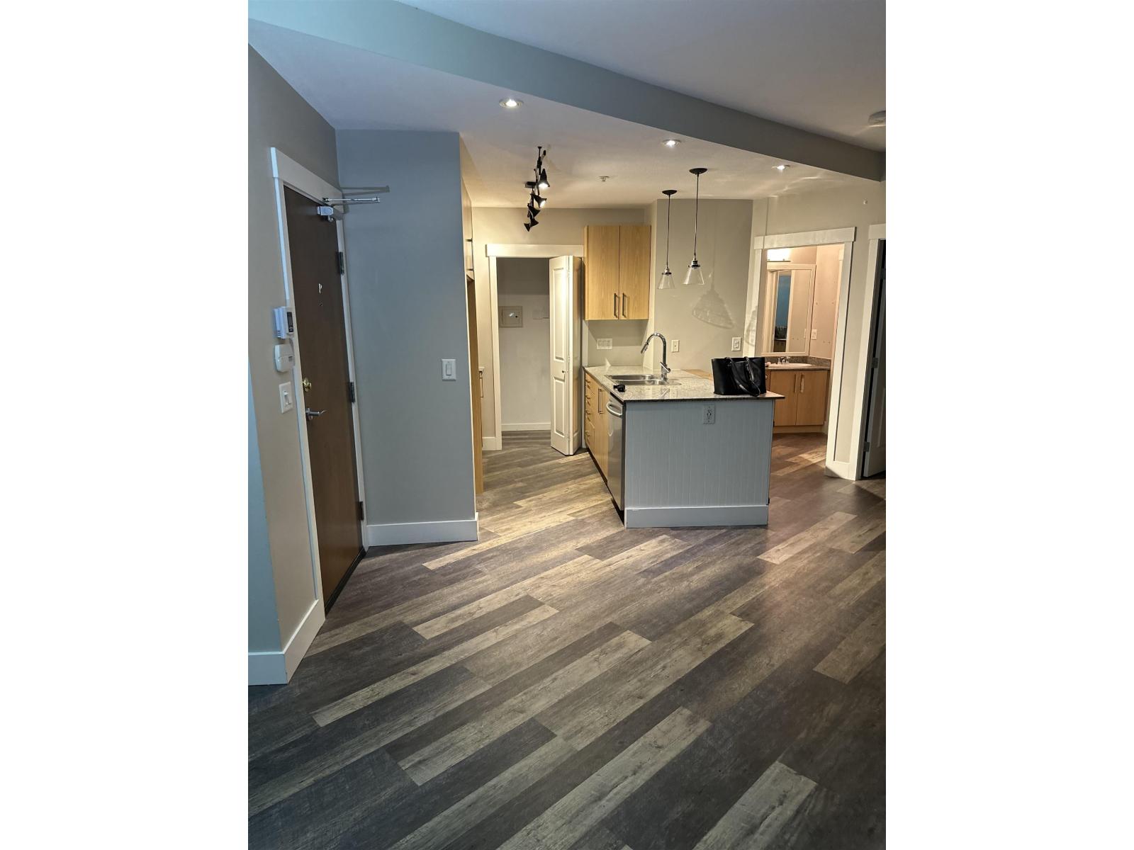 107 2943 Nelson Place, Abbotsford, British Columbia  V2S 0C8 - Photo 3 - R3060580