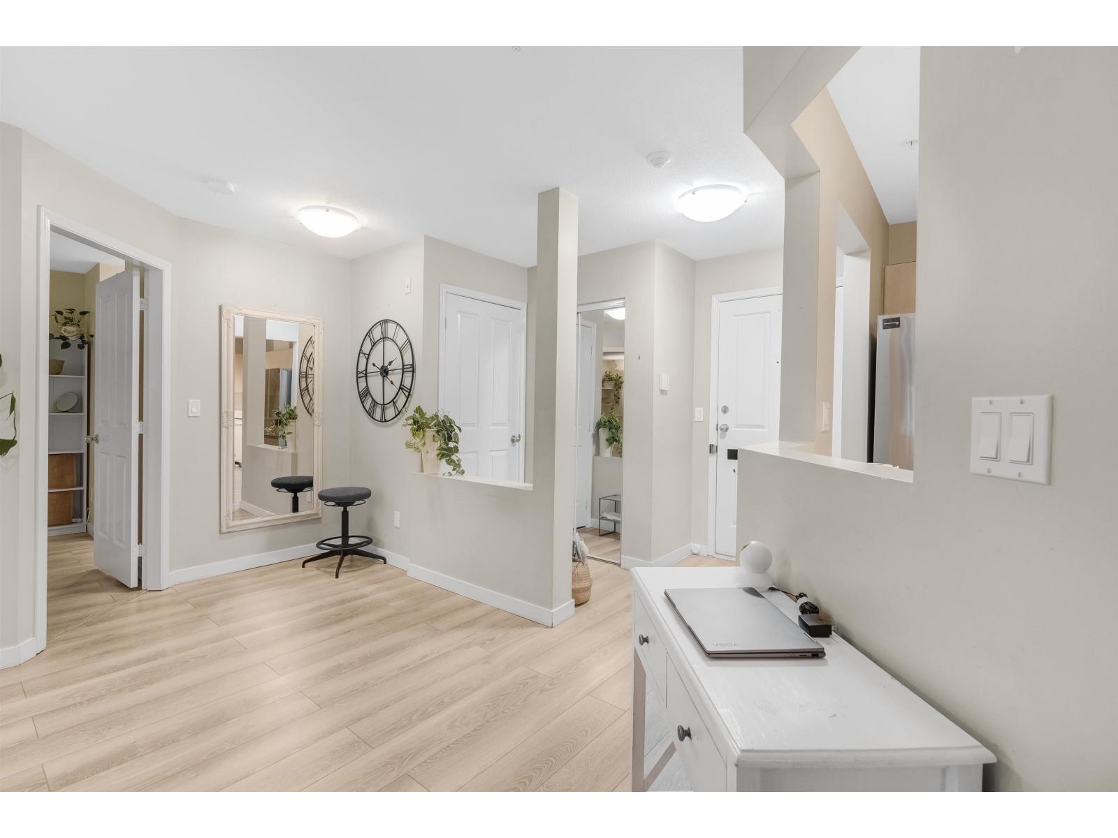 207 10186 155 Street, Surrey, British Columbia  V3R 0R6 - Photo 8 - R3064958