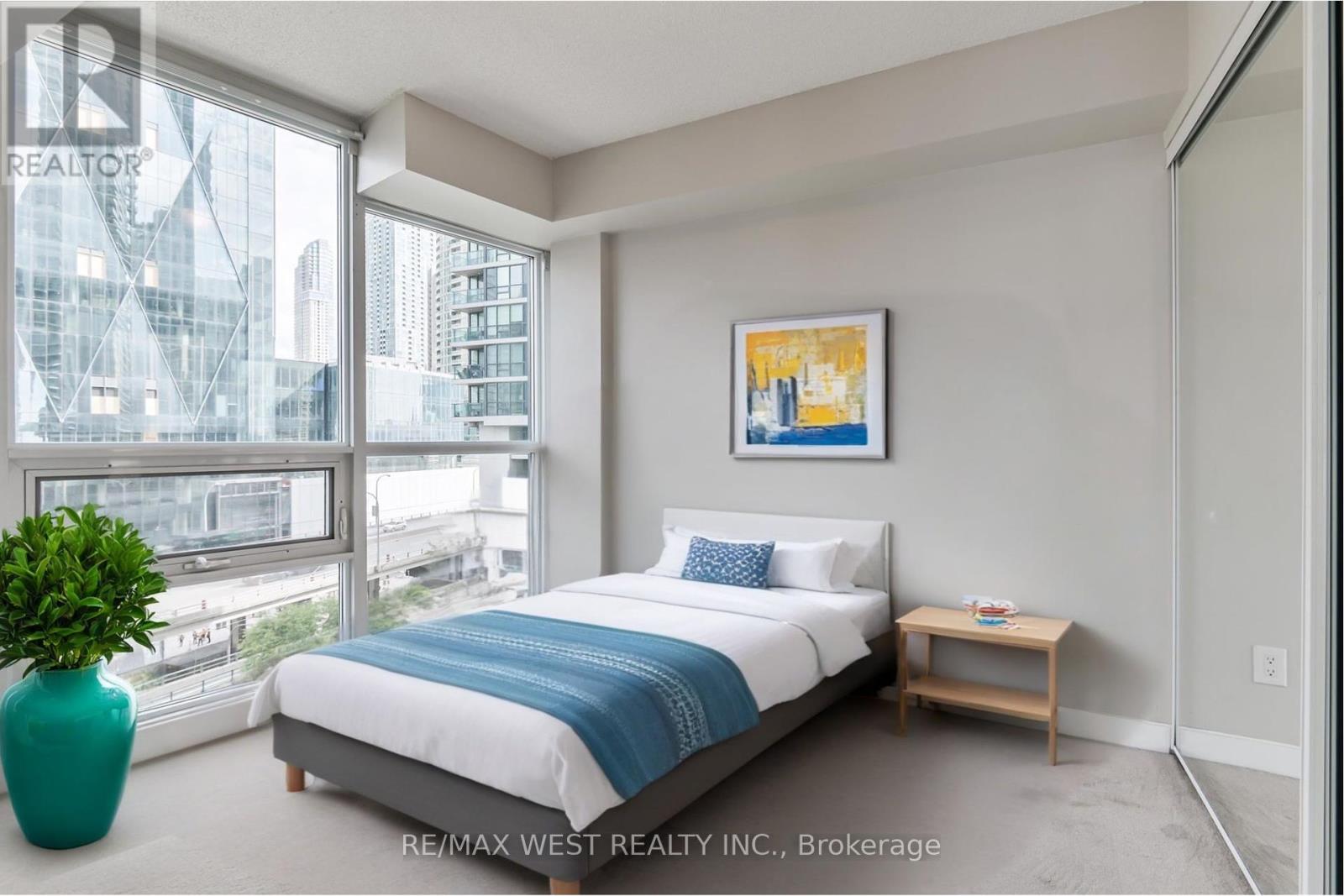 903 - 33 Bay Street, Toronto, Ontario M5J 2Z3 - Photo 6 - C12373848