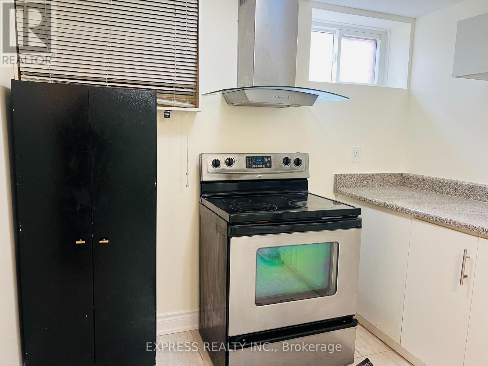 Bsmt - 711 Dunlop Street W, Whitby, Ontario L1N 1V4 - Photo 3 - E12518656