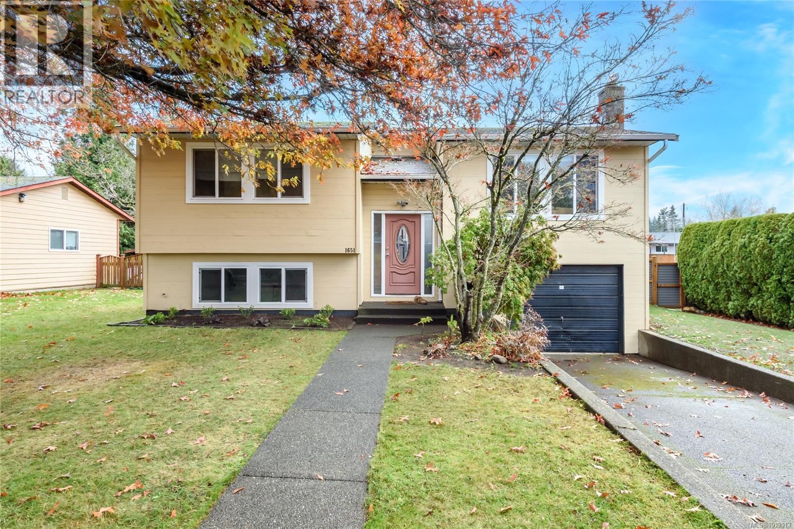 1651 Ascot Ave, Comox, British Columbia