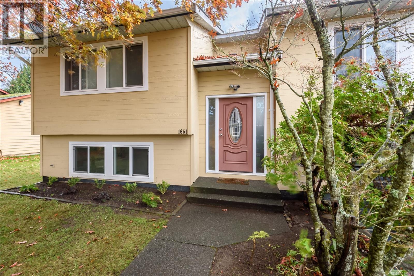 1651 Ascot Ave, Comox, British Columbia  V9M 1A8 - Photo 3 - 1019013