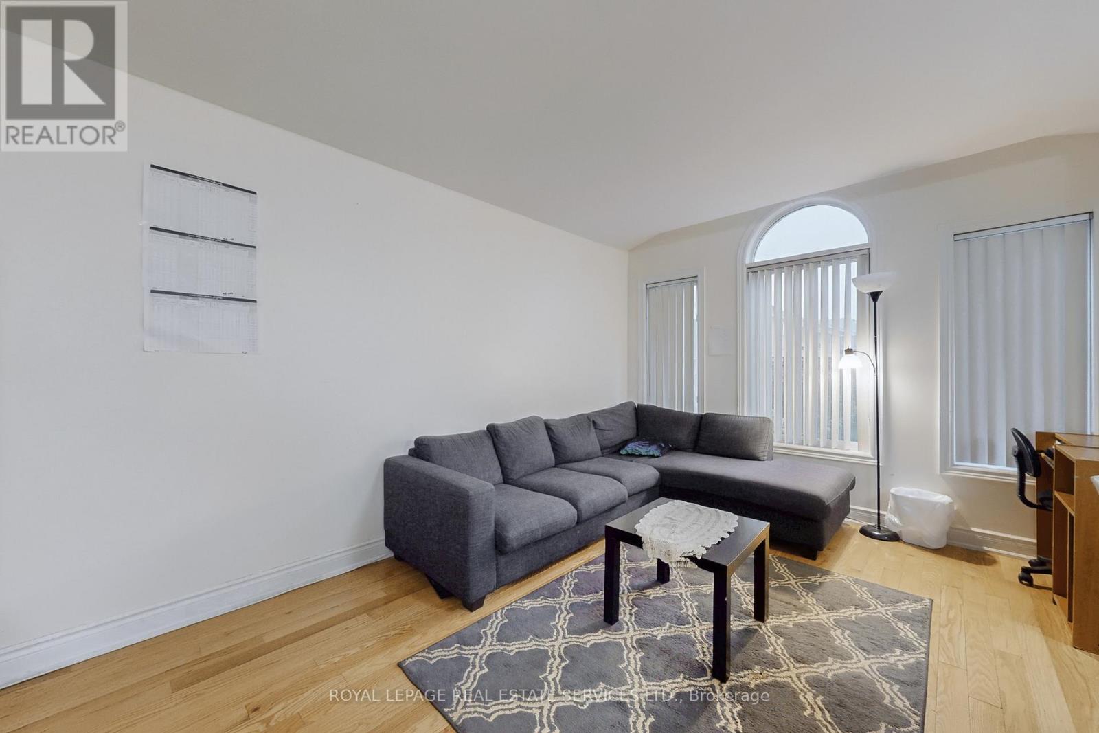 908 Stonebridge Avenue, Mississauga, Ontario  L5V 2L5 - Photo 10 - W12518510