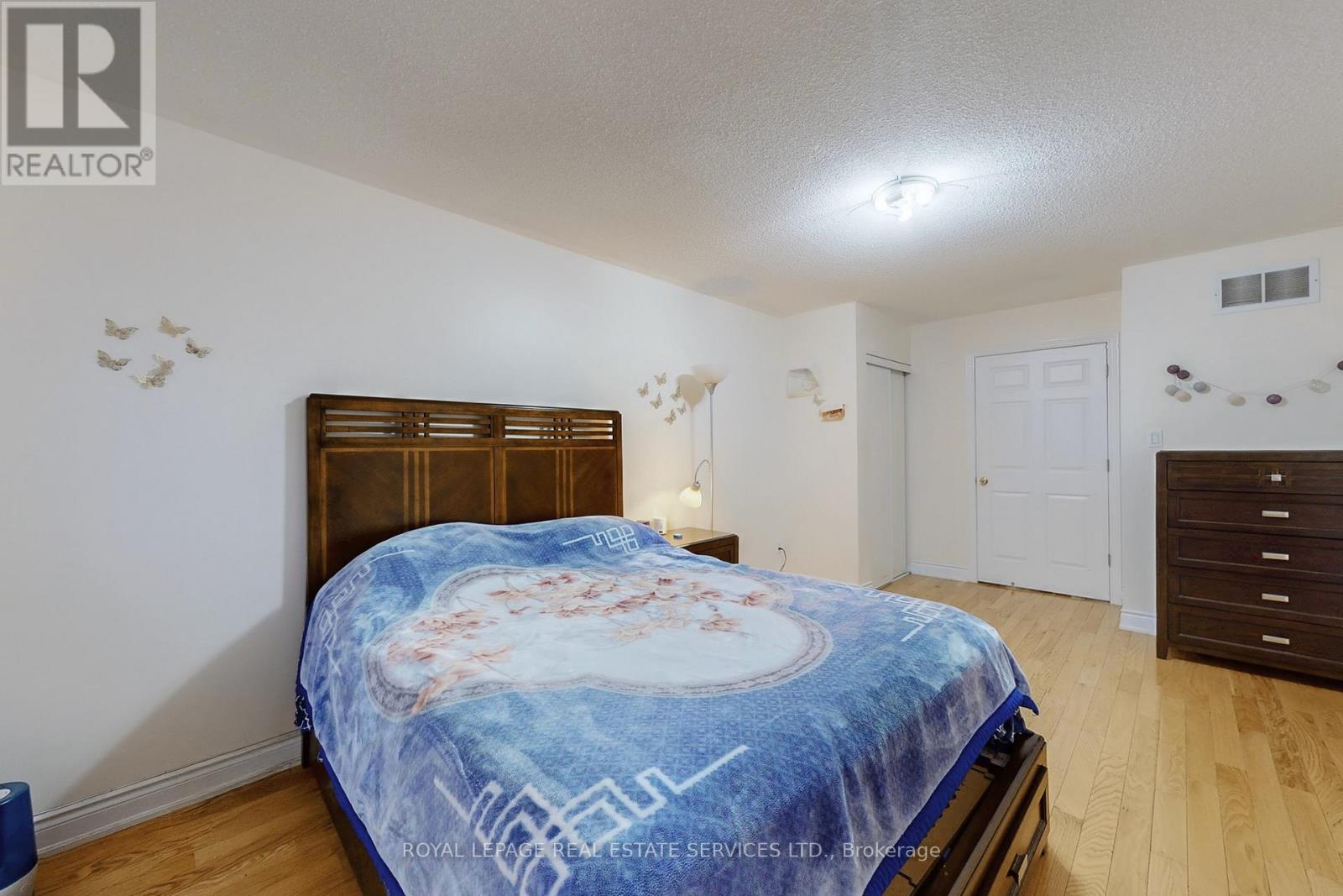 908 Stonebridge Avenue, Mississauga, Ontario  L5V 2L5 - Photo 20 - W12518510
